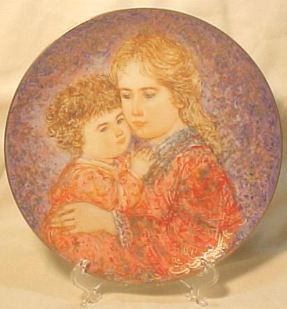 Edna Hibel Knowles Mother's Day Plate - 1985 Erica & Jamie