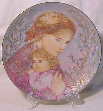 Edna Hibel Knowles Mother's Day Plate - 1986 Emily & Jennifer