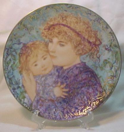 Edna Hibel Knowles Mother's Day Plate - 1989 Jessica & Kate