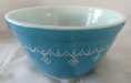 Pyrex 1-1/2 Pint Mixing Bowl (#401) in Blue Snowflake Pattern